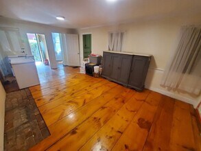 592 Plymouth St, Unit 1 in Halifax, MA - Building Photo - Building Photo