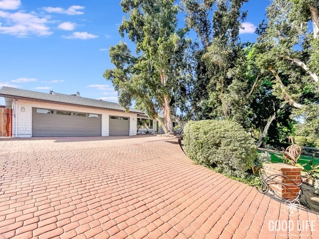 property at 925 Moody Dr