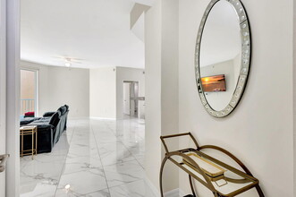 802 W Windward Way in Lantana, FL - Foto de edificio - Building Photo