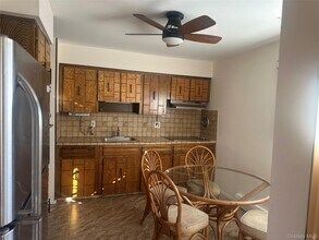 308 Essex St in West Babylon, NY - Building Photo - Building Photo