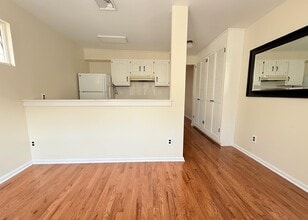 2076 Boston Post Rd in Larchmont, NY - Building Photo - Building Photo