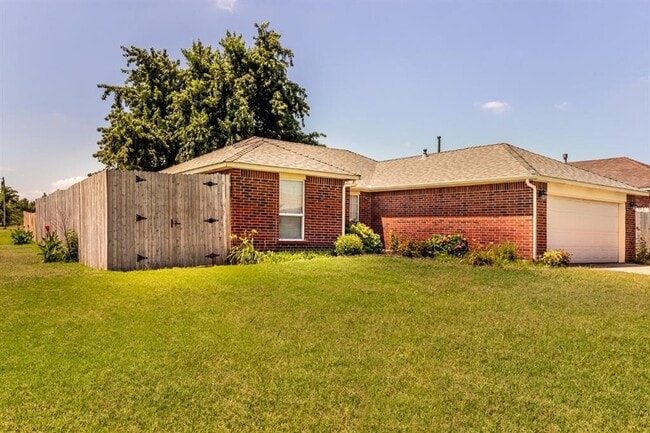 12300 NW 4th St in Yukon, OK - Building Photo - Building Photo