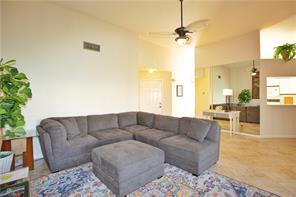 586 Beachwalk Cir-Unit -O-303 in Naples, FL - Building Photo - Building Photo