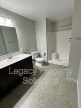 220 E Greenfield Ln in Bismarck, ND - Building Photo - Building Photo