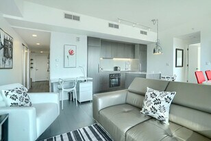 1275 Rue Saint-Antoine O in Montréal, QC - Building Photo