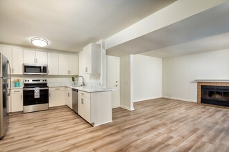 Shadowridge Woodbend in Vista, CA - Building Photo - Building Photo