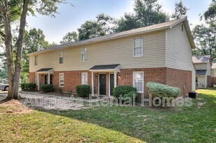 142 Chalet N Blvd in North Augusta, SC - Building Photo