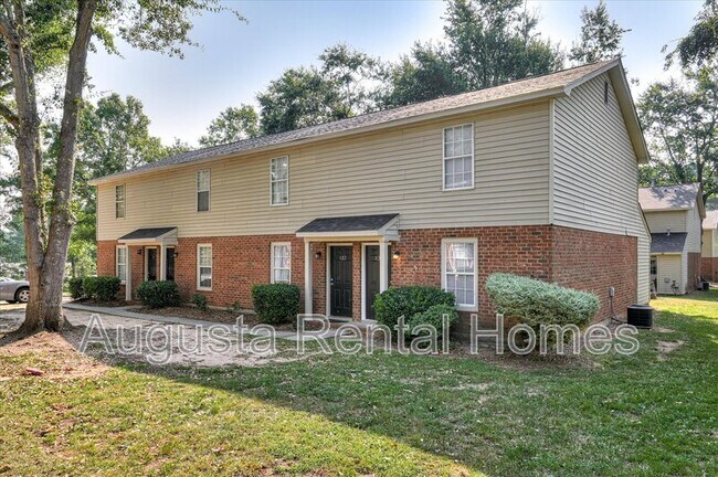 136 Chalet N Blvd in North Augusta, SC - Building Photo - Building Photo