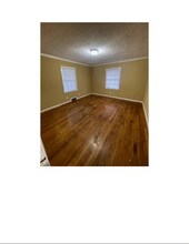 1736 Brewer Blvd SW in Atlanta, GA - Foto de edificio - Building Photo