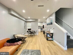 1932 N 8th St in Philadelphia, PA - Foto de edificio - Building Photo