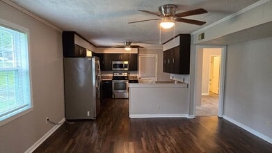 40 Edgehill Dr in Jackson, TN - Building Photo - Building Photo