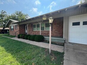 1516 Rita Ln in Iowa Park, TX - Building Photo - Building Photo