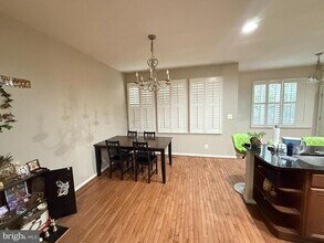 43225 Highgrove Terrace in Broadlands, VA - Foto de edificio - Building Photo