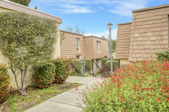 property at 3974 Tarrytown Ln