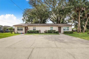 1221 Hartsell Ave in Lakeland, FL - Building Photo