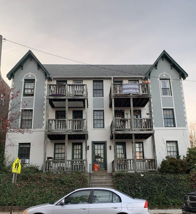 404 Cleveland St in Richmond, VA - Building Photo