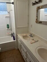 4841 92nd St N in St. Petersburg, FL - Foto de edificio - Building Photo