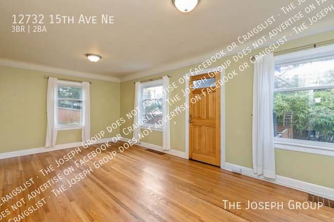 12732 15th Ave NE in Seattle, WA - Building Photo - Building Photo