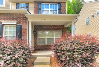 8500 Summer Glen Cir in Charlotte, NC - Foto de edificio - Building Photo