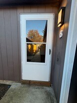 912 Charles St in Newberg, OR - Building Photo