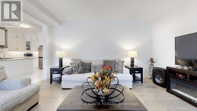 30 Duxbury Rd in Brampton, ON - Building Photo - Building Photo