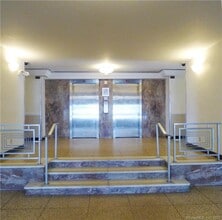 71 Strawberry Hill Ave in Stamford, CT - Building Photo - Building Photo