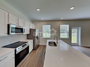 5654 Oesterle Rd in St. Cloud, FL - Building Photo - Building Photo