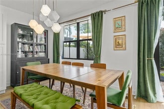 1023 NW 100th Ave in Miami, FL - Building Photo - Building Photo