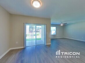 16121 Yelloweyed Dr in Clermont, FL - Building Photo - Building Photo