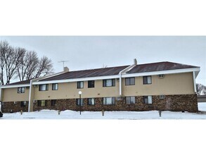 318 Spruce St in Paynesville, MN - Building Photo - Building Photo