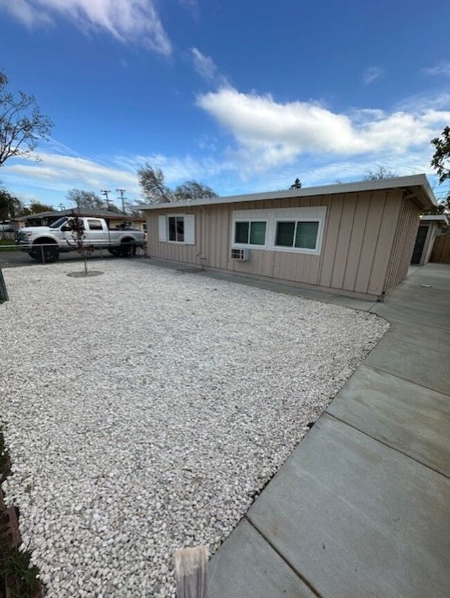 property at 721 Oregon St