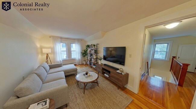 174 Cushing St, Unit 3 in Cambridge, MA - Foto de edificio - Building Photo