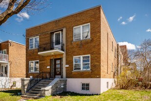 3330 De Kent Av in Montréal, QC - Building Photo