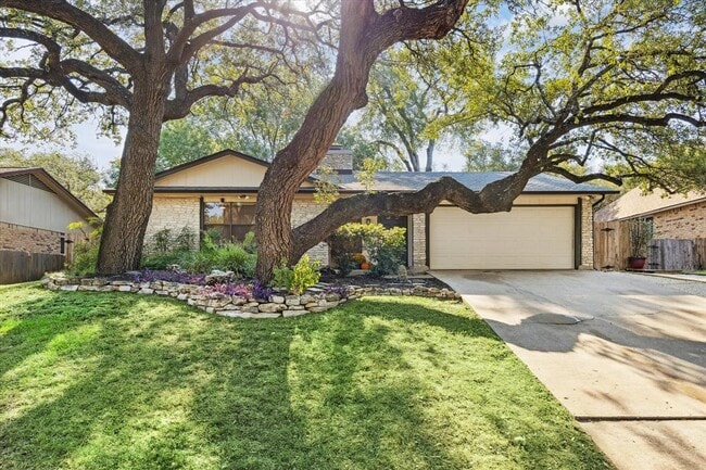 8405 Loralinda Dr