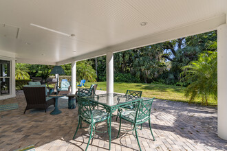 736 Iris Ln in Vero Beach, FL - Building Photo - Building Photo