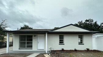 3011 N 43rd St in Tampa, FL - Building Photo