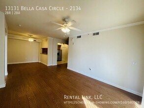 13131 Bella Casa Cir in Ft. Myers, FL - Foto de edificio - Building Photo