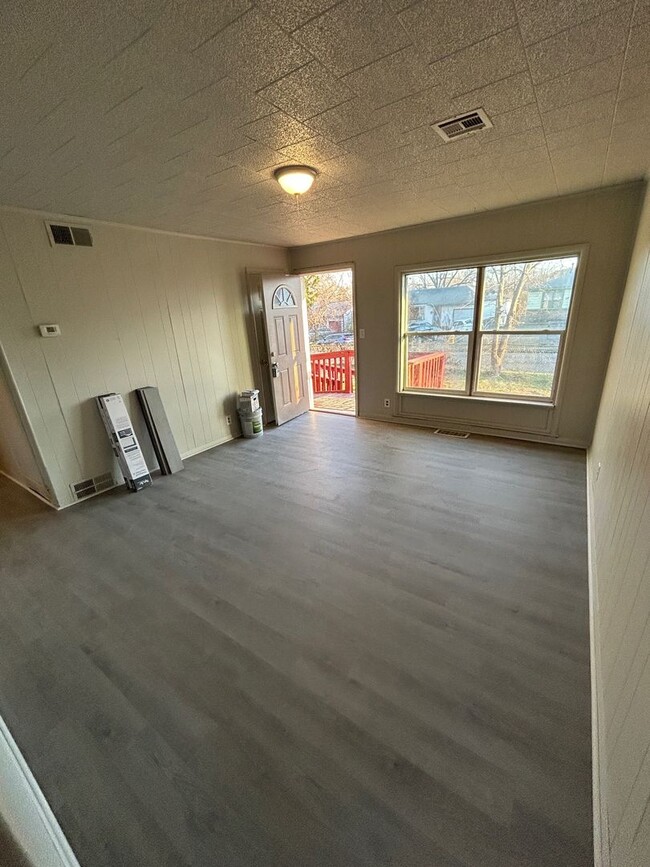549 E 42nd Pl N in Tulsa, OK - Building Photo - Building Photo