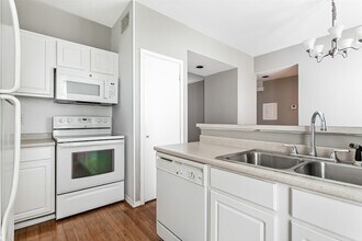 2002 N Fitzhugh Ave, Unit 1 in Dallas, TX - Building Photo - Building Photo