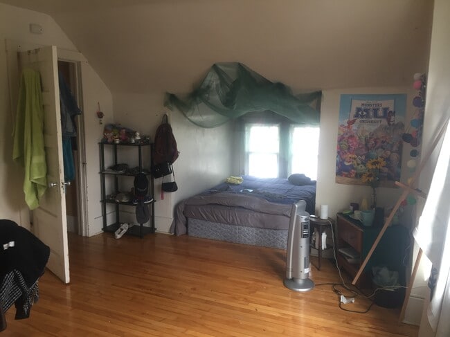 904 Ackerman Ave, Unit 3rd floor in Syracuse, NY - Foto de edificio - Building Photo