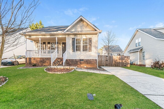 112 Burt St in Holly Springs, NC - Foto de edificio - Building Photo