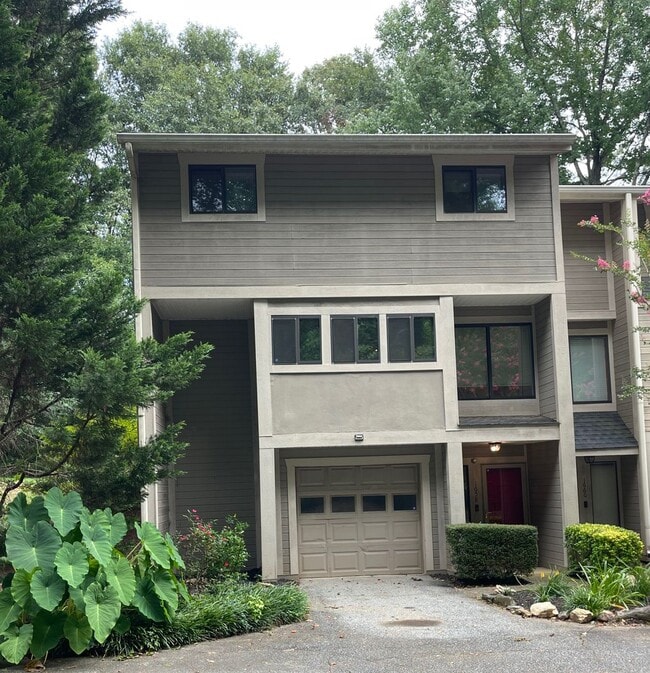 property at 1658 Ironwood Rd SE