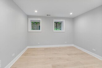 935 W Winona St in Chicago, IL - Building Photo - Building Photo