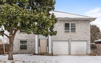 5024 Flat Creek Dr in Fort Worth, TX - Building Photo