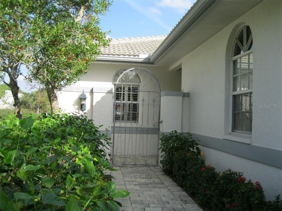 5500 E Long Common Ct in Sarasota, FL - Building Photo