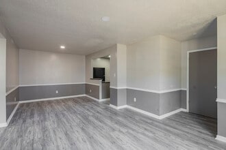 Academy Apartments in Huntsville, AL - Building Photo - Building Photo