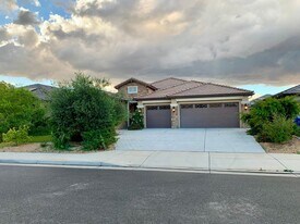 10006 Blountsville Dr in Bakersfield, CA - Building Photo
