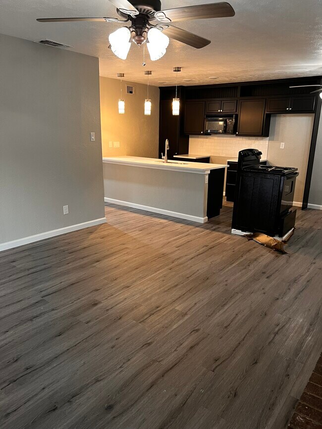 537 Bluebird Ln in Red Oak, TX - Building Photo - Building Photo