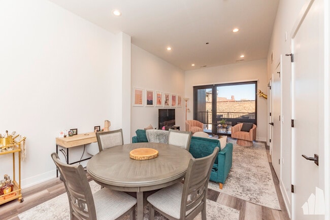 property at 2317 N Clark St