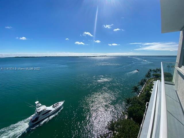 800 Claughton Island Dr, Unit 1404 in Miami, FL - Building Photo - Building Photo